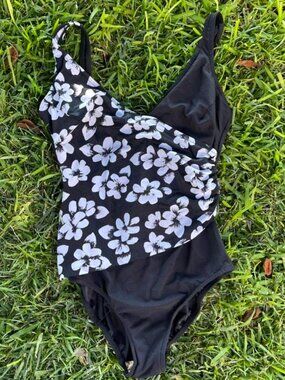 Vintage 80’s Swimsuit Size 14